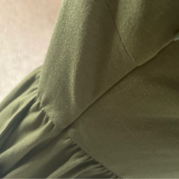 XL•Green Goddess Ruched Minimalist Dress with Pockets - Picture 7 of 16